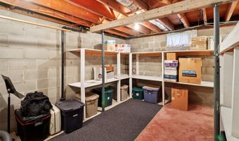 712 Rapids St, Adel, IA 50003