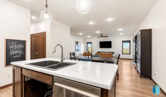 1528 W Autumn Cir, Brandon, SD 57005