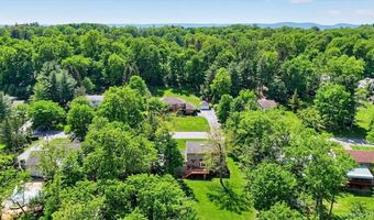 6 Amanda Ct, Airmont, NY 10952