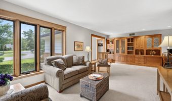 1323 Scott Cir, Ames, IA 50014