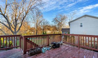 279 Oakleigh Woods Dr, Ballwin, MO 63011