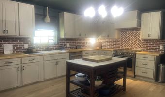 226 6th St SW, Arab, AL 35016