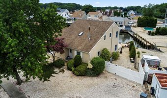 54 Storm Jib Ct, Bayville, NJ 08721