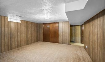 3945 8th Ave NW, Anoka, MN 55303