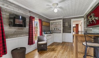 8 Cross St, Andover, ME 04216