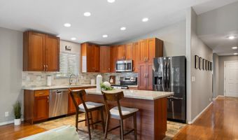 214 Kauhaa St, Kihei, HI 96753