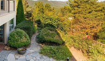 79 Horizon Hill Rd, Asheville, NC 28804