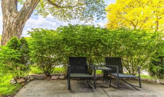 2638 N Windsor Dr 101, Arlington Heights, IL 60004