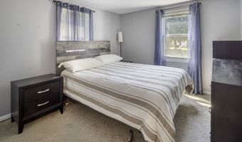 28 Rowe Pl, Bristol, CT 06010