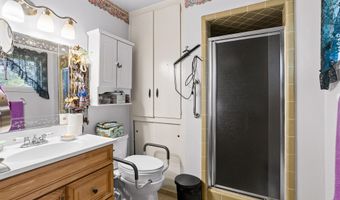 17201 Flowers Ln, Anderson, CA 96007