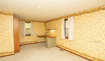 2909 Sanitarium Rd, Akron, OH 44312