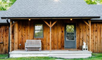 303 N Hudson Ave, Aurora, MO 65605