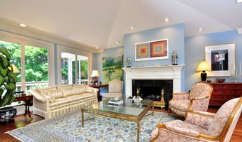 2 Schuyler Ln 2, Bloomfield, CT 06002