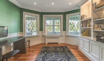 6 Chanticleer Dr, Beverly, MA 01915