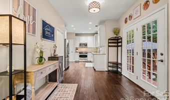 1924 DeArmon Dr, Charlotte, NC 28205