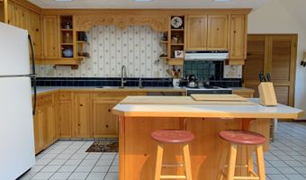 23555 SUTTLE Rd, Veneta, OR 97487