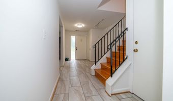 7814 WENDY RIDGE Ln, Annandale, VA 22003