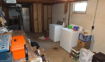 828 SUN VALLEY Dr, Cheyenne, WY 82001