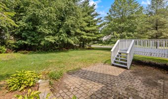 2 Ellsworth Pl, Avon, CT 06001