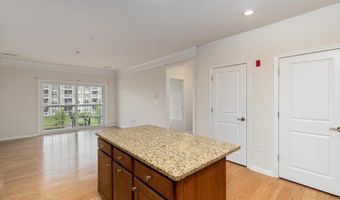 1 Francis Dr 211, Andover, MA 01810