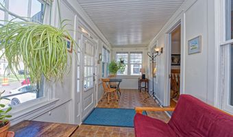 22 Lawnridge Ave, Albany, NY 12208