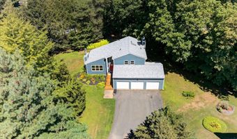 3 N Chestnut Hill Rd, Albany, NY 12211