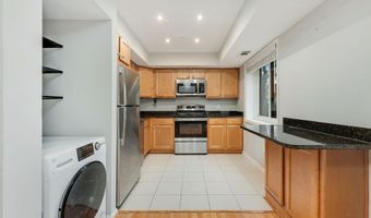 3232 S 28TH St 202, Alexandria, VA 22302