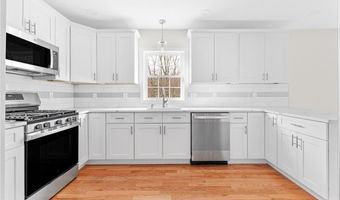72 Wilbur Rd, Lincoln, RI 02865