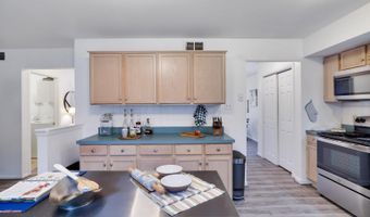 299 Scenic Dr, Blakeslee, PA 18610
