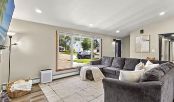 210 E GREENFIELD Ave, Algoma, WI 54201