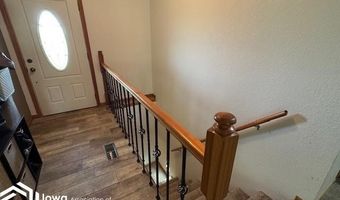 725 N E St, Albia, IA 52531