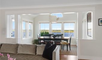 5 Hampden St, Barrington, RI 02806