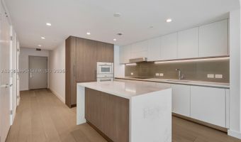 9221 E Bay Harbor Dr 210, Bay Harbor Islands, FL 33154