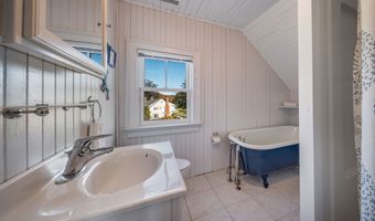 10 Island View Ave, Branford, CT 06405