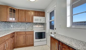 2905 Point East Dr L514, Aventura, FL 33160