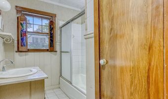 3 Woodland Pl, Airmont, NY 10952