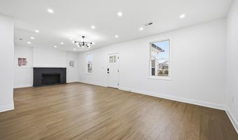 2016 32ND St SE, Washington, DC 20020