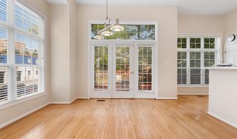 417 CLAYTON Ln, Alexandria, VA 22304