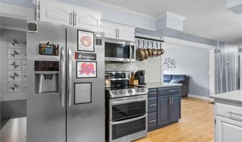 1214 S Darling Dr NW, Alexandria, MN 56308