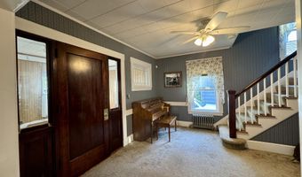 104 7th St, Bangor, ME 04401
