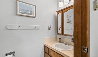 1839 BLUEGRASS Cir, Cheyenne, WY 82009