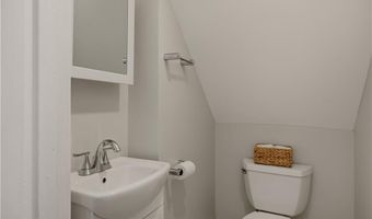 191 3rd St, Newport, RI 02840