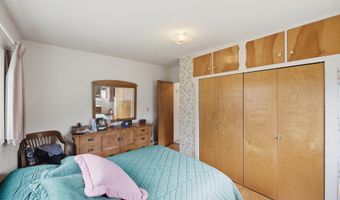 830 CHICAGO Ave, Bandon, OR 97411