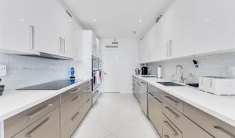 19500 Turnberry Way 7D, Aventura, FL 33180