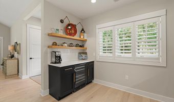 24 Alumni Rd, Beaufort, SC 29907