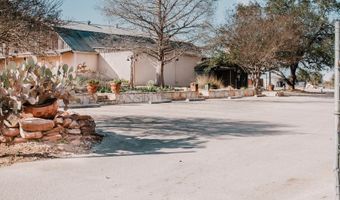 13893 US HIGHWAY 87 S, Adkins, TX 78101