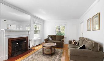 36 Kay Blvd, Newport, RI 02840