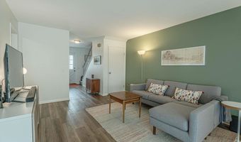 32 Whitcomb Cir, Madison, WI 53711