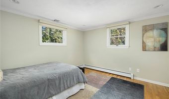 40 Quail Hollow Rd, Cranston, RI 02920