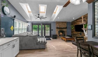 4 Amanda Ct, North Providence, RI 02904